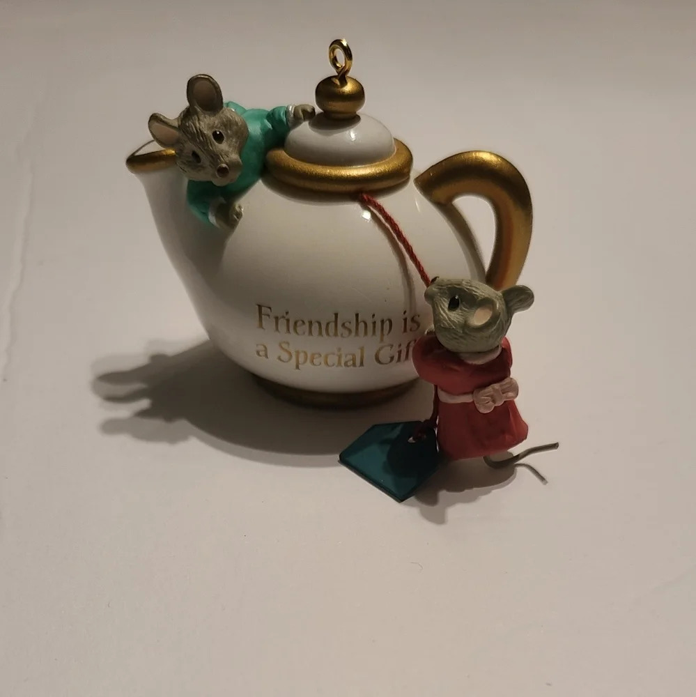Hallmark ornaments Tea for two 1995